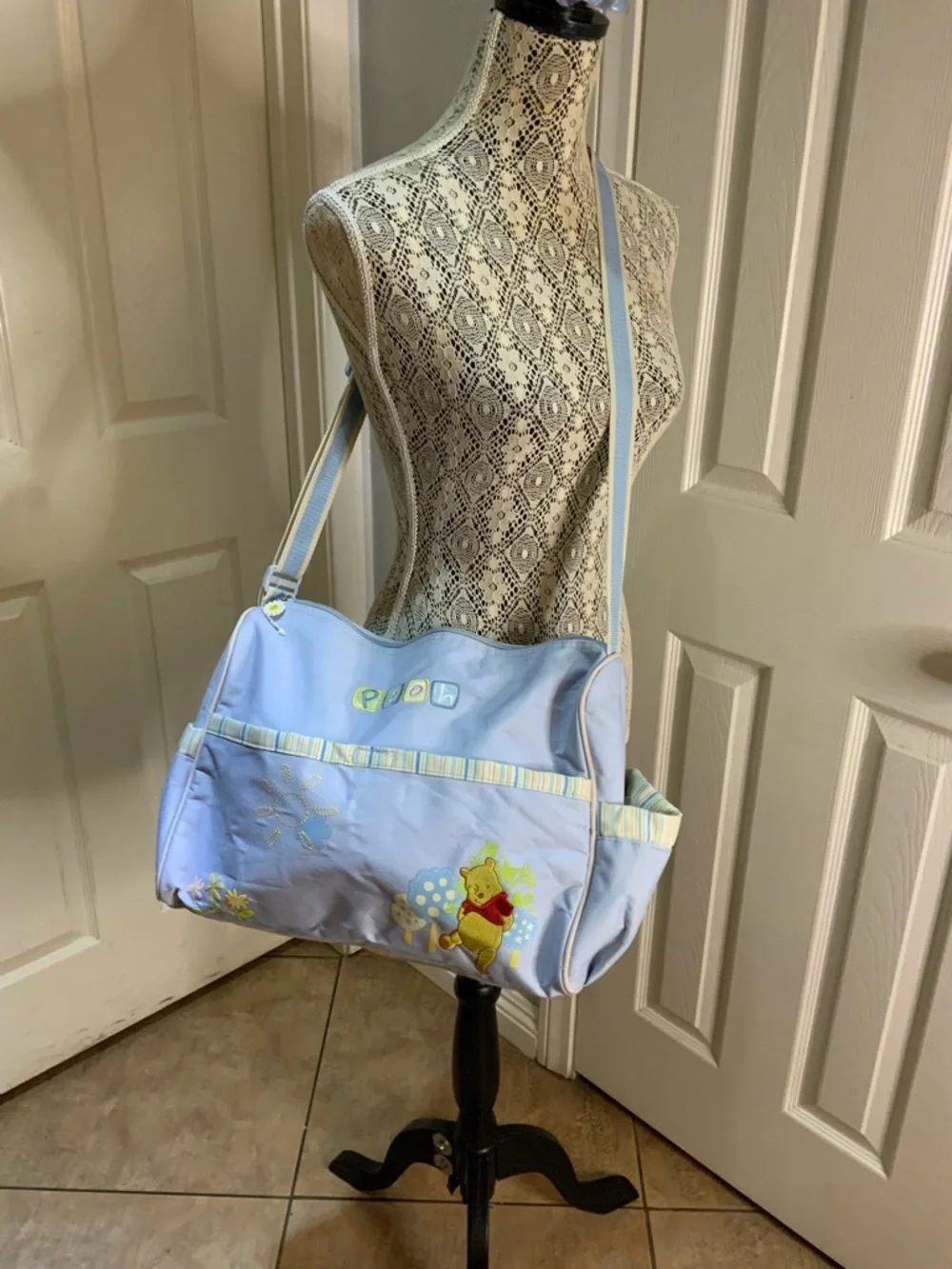 Vintage rare Winnie the Pooh diaper/ duffel bag - Picture 5 of 13